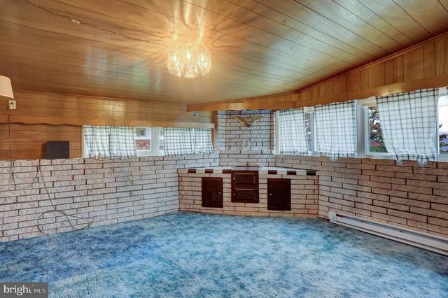 2239 BEVERLY DR, Hagerstown, MD 21740