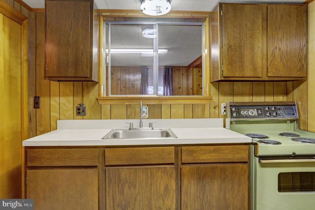 2239 BEVERLY DR, Hagerstown, MD 21740