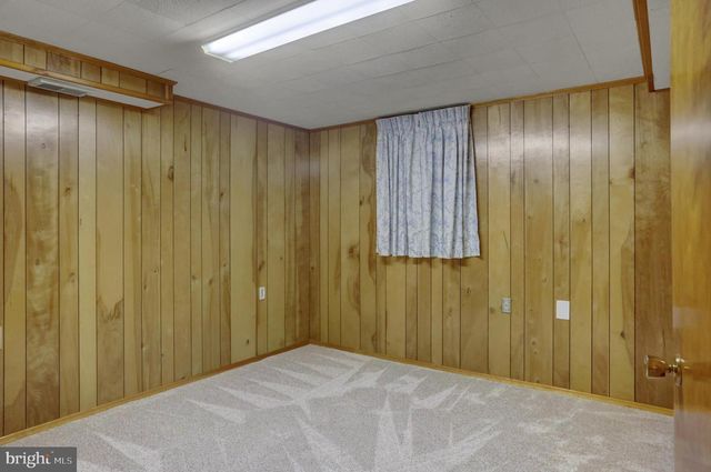 2239 BEVERLY DR, Hagerstown, MD 21740