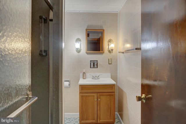 2239 BEVERLY DR, Hagerstown, MD 21740