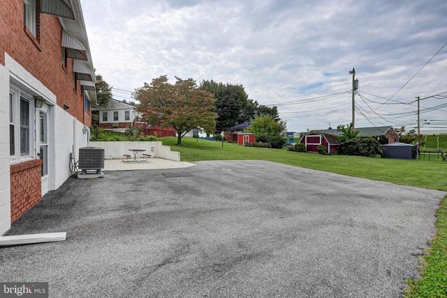 2239 BEVERLY DR, Hagerstown, MD 21740