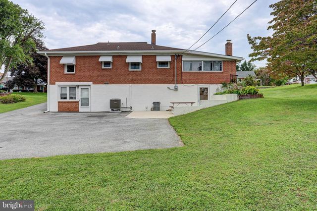 2239 BEVERLY DR, Hagerstown, MD 21740