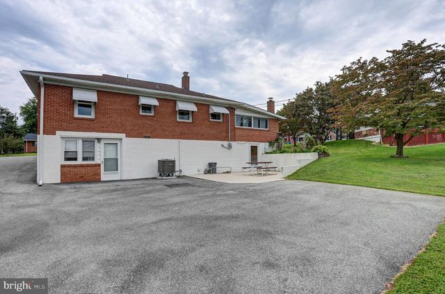 2239 BEVERLY DR, Hagerstown, MD 21740
