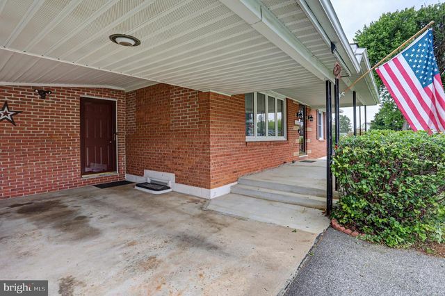2239 BEVERLY DR, Hagerstown, MD 21740