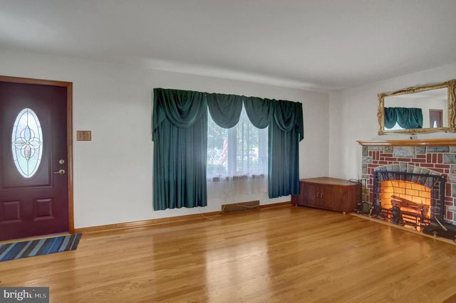 2239 BEVERLY DR, Hagerstown, MD 21740