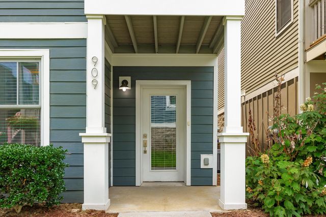 909 Spinnaker Way, Chattanooga, TN 37402