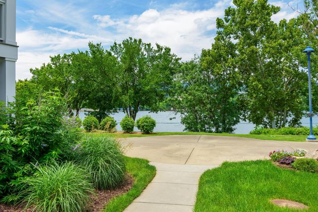 909 Spinnaker Way, Chattanooga, TN 37402