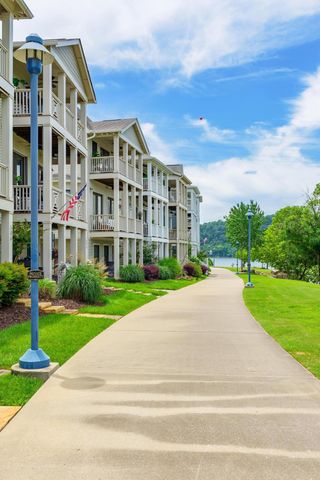 909 Spinnaker Way, Chattanooga, TN 37402