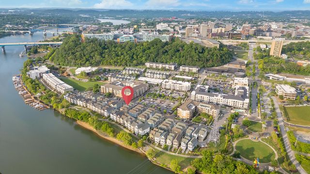 909 Spinnaker Way, Chattanooga, TN 37402