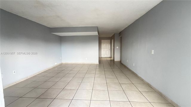 9375 Fontainebleau Blvd L304, Miami, FL 33172