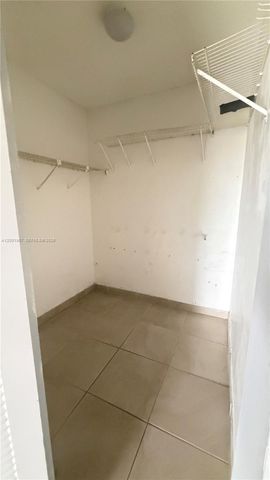 9375 Fontainebleau Blvd L304, Miami, FL 33172