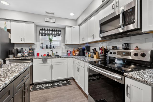 1831 Brent Street, Paris, KY 40361