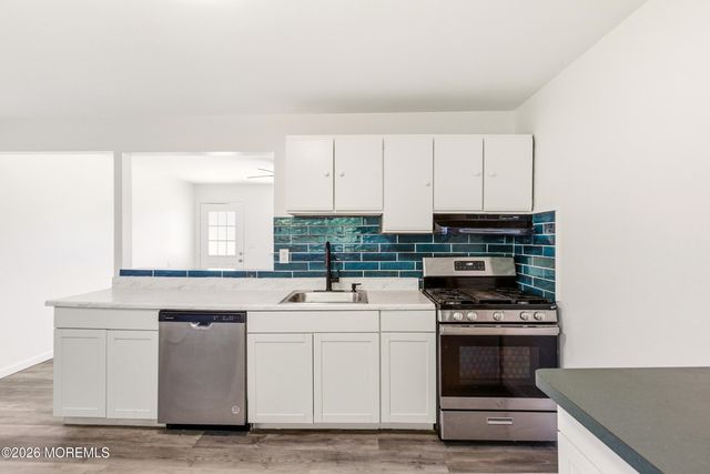 9 Annapolis Road, Toms River, NJ 08757