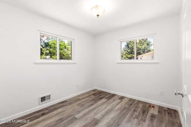 9 Annapolis Road, Toms River, NJ 08757