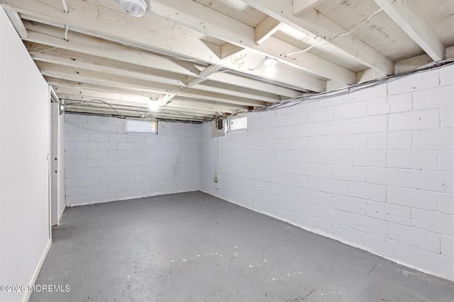 9 Annapolis Road, Toms River, NJ 08757