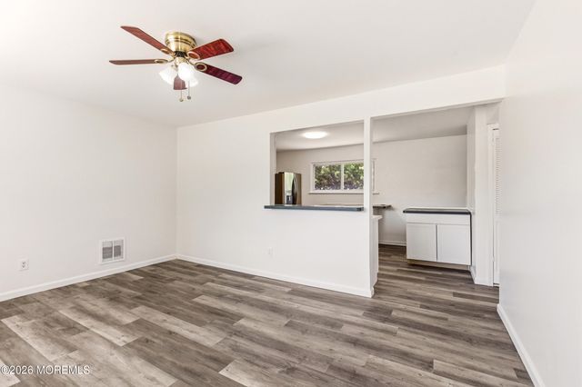 9 Annapolis Road, Toms River, NJ 08757