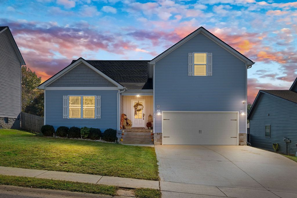 1753 Rains Rd, Clarksville, TN 37042