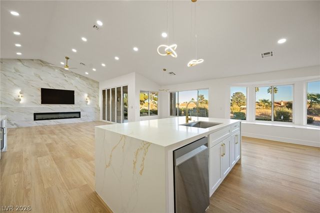 2808 Crown Ridge Drive, Las Vegas, NV 89134