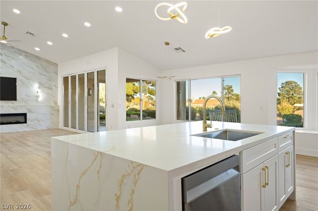 2808 Crown Ridge Drive, Las Vegas, NV 89134