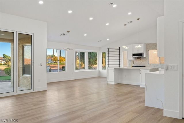 2808 Crown Ridge Drive, Las Vegas, NV 89134