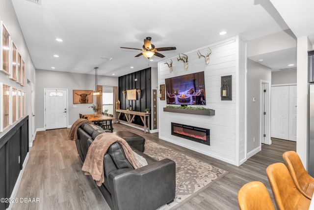 1978 10th Avenue, Deland, FL 32724