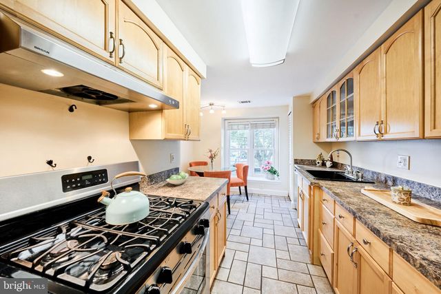 14329 WATERY MOUNTAIN CT, Centreville, VA 20120