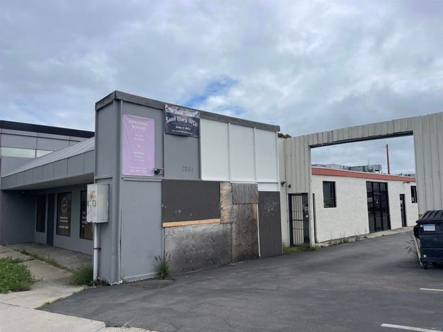 7841 El Cajon Blvd, La Mesa, CA 91942