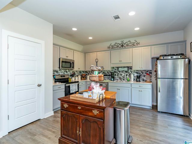 10929 WOODLAND DRIVE, Mccalla, AL 35111