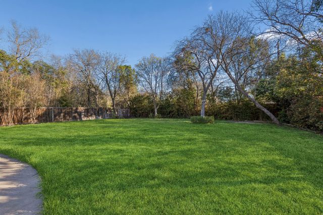 1334 El Patio Drive, Dallas, TX 75218