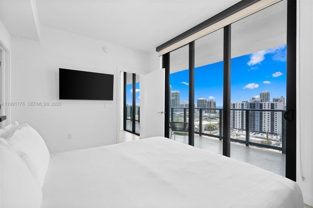 580 72nd St 1402, Miami Beach, FL 33141