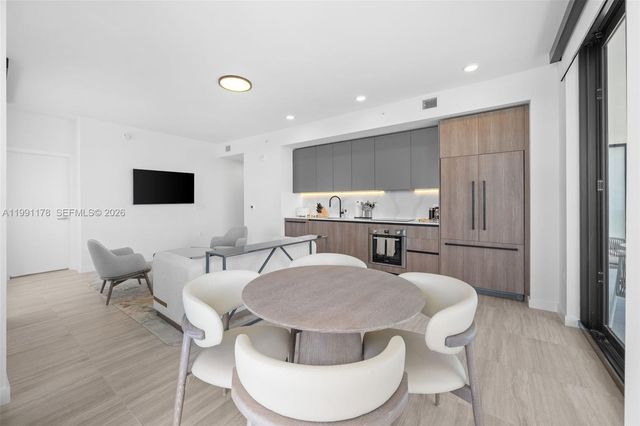580 72nd St 1402, Miami Beach, FL 33141