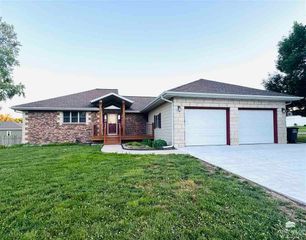 1304 Blunt Street, Clay Center, KS 67432
