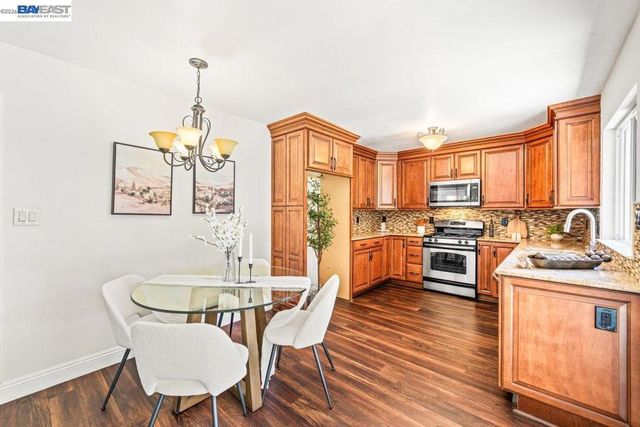 2375 Goldcrest Circle, Pleasanton, CA 94566