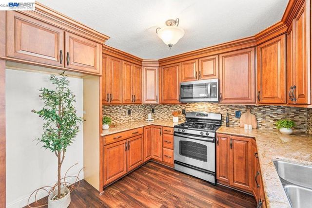 2375 Goldcrest Circle, Pleasanton, CA 94566