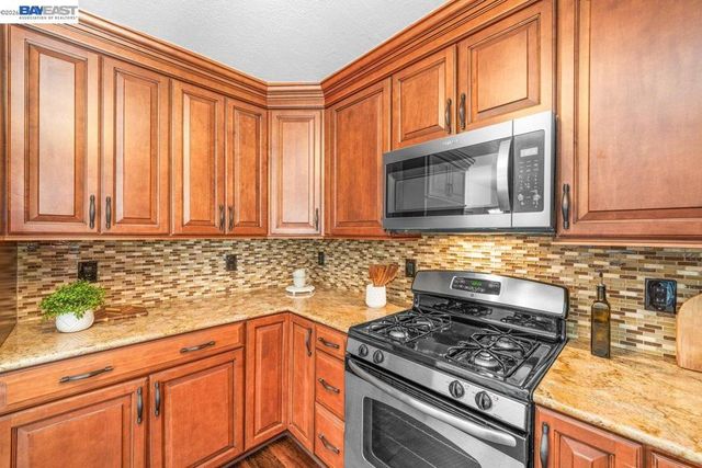 2375 Goldcrest Circle, Pleasanton, CA 94566