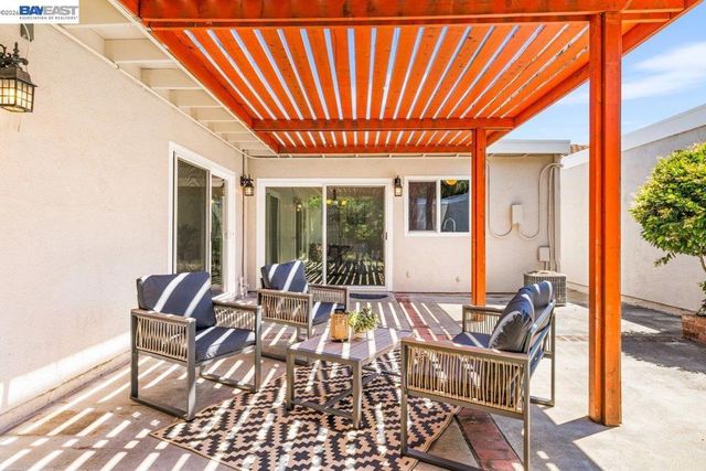 2375 Goldcrest Circle, Pleasanton, CA 94566