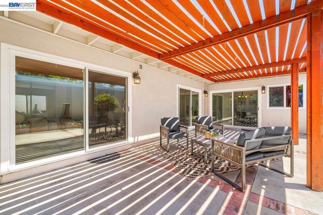 2375 Goldcrest Circle, Pleasanton, CA 94566