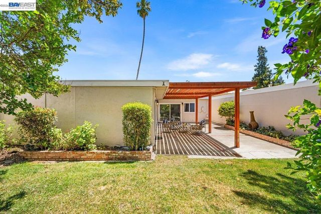 2375 Goldcrest Circle, Pleasanton, CA 94566