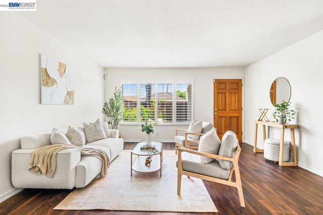 2375 Goldcrest Circle, Pleasanton, CA 94566
