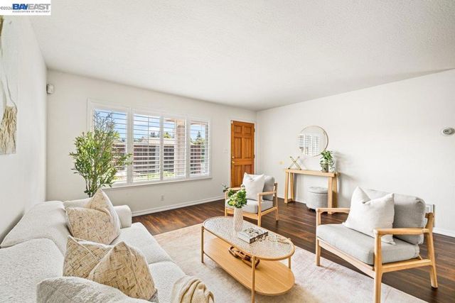 2375 Goldcrest Circle, Pleasanton, CA 94566