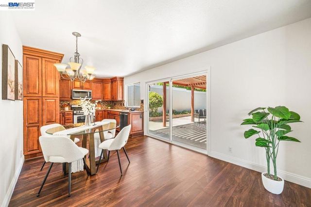 2375 Goldcrest Circle, Pleasanton, CA 94566