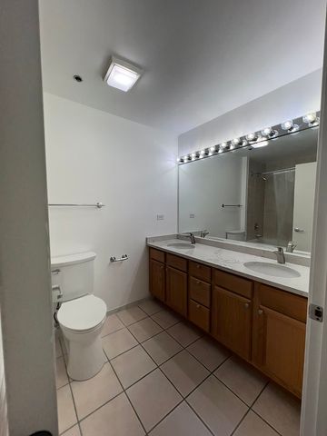 1525 S Sangamon Street 317-P, Chicago, IL 60608