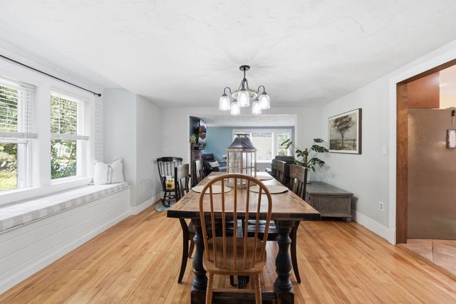 31 Wildrose Ave, Worcester, MA 01602