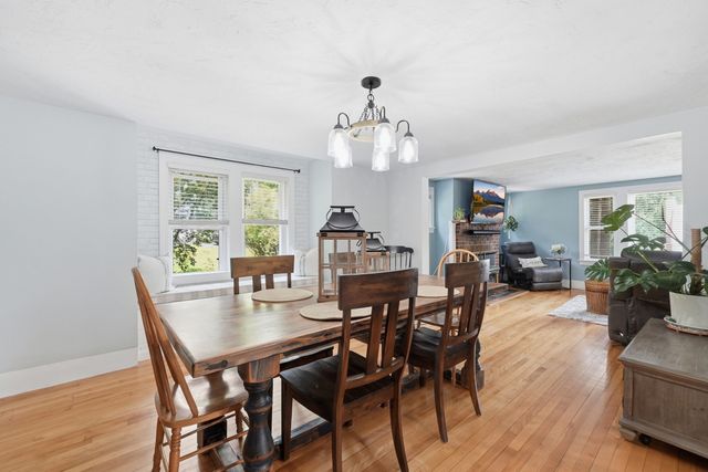 31 Wildrose Ave, Worcester, MA 01602