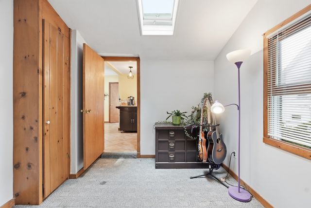 31 Wildrose Ave, Worcester, MA 01602