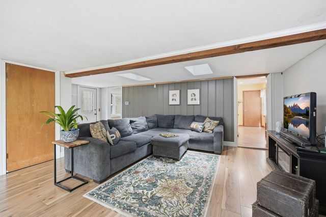 31 Wildrose Ave, Worcester, MA 01602