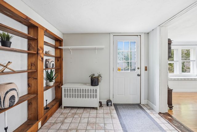 31 Wildrose Ave, Worcester, MA 01602