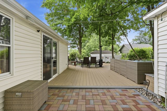 31 Wildrose Ave, Worcester, MA 01602