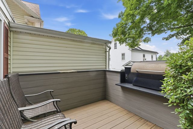 31 Wildrose Ave, Worcester, MA 01602