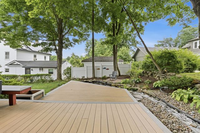 31 Wildrose Ave, Worcester, MA 01602